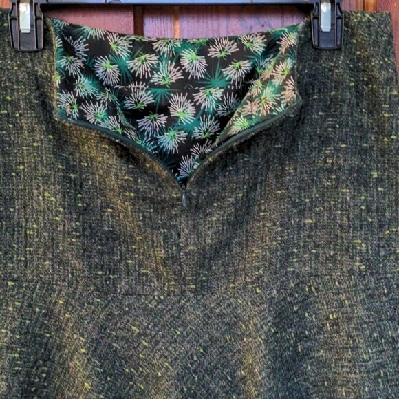 Deep Green Boucle Tweed Schoolgirl Mini-Skirt Sz M - Picture 5 of 12